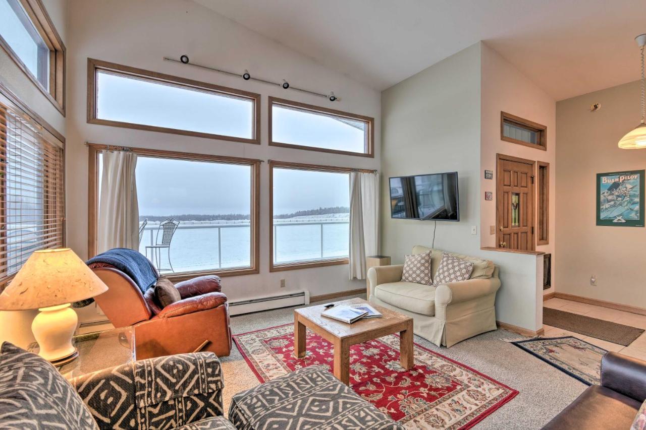 Spacious Family Home With Deck And Million-Dollar View 安克拉治 外观 照片
