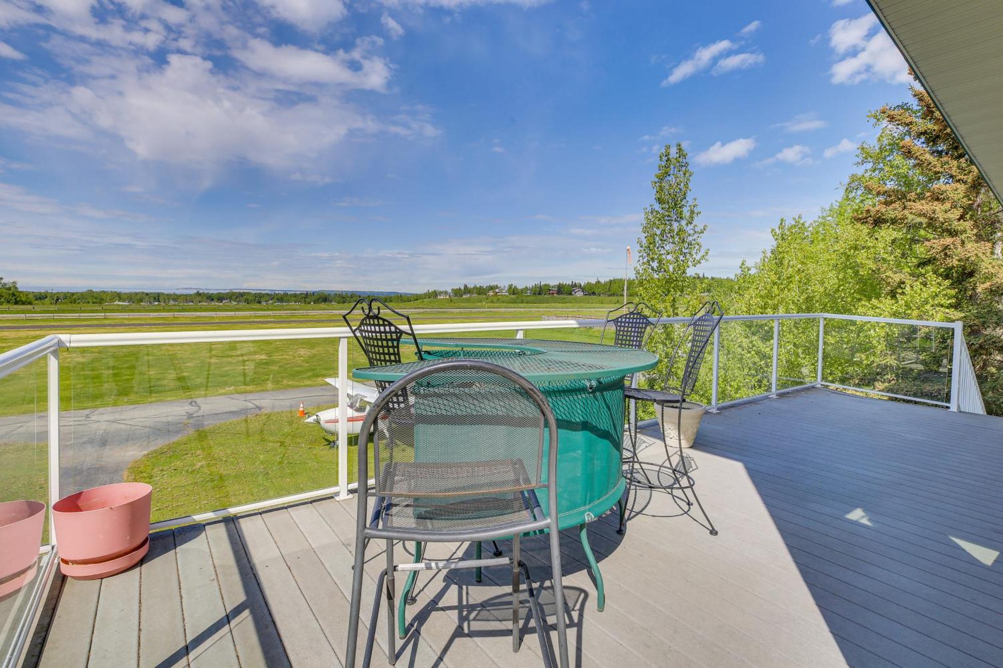 Spacious Family Home With Deck And Million-Dollar View 安克拉治 外观 照片